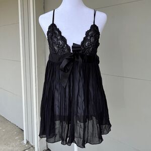Victoria’s Secret Sheer Pleated Babydoll Lingerie Black Lace Bow Sz M